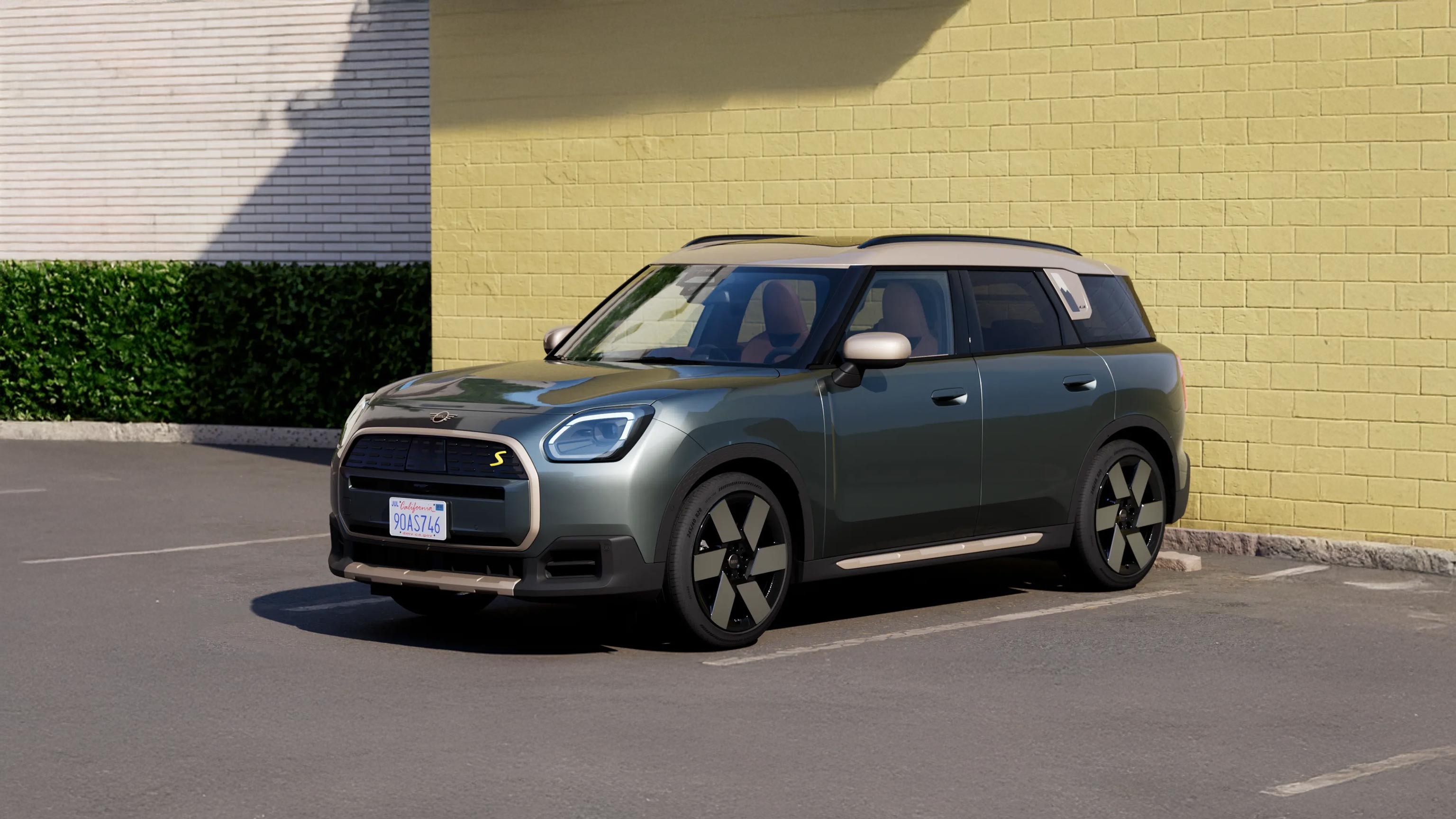 All-electric Mini Countryman – model shelf - background